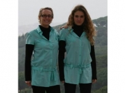 Monitores uniformades per nens i nenes